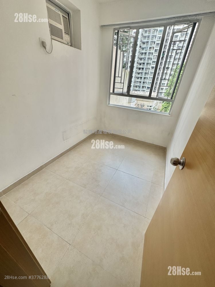 Jade Lotus Garden Sell 2 Bedrooms , 1 Bathroom 330 ft²