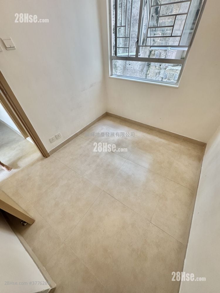 Jade Lotus Garden Sell 2 Bedrooms , 1 Bathroom 330 ft²