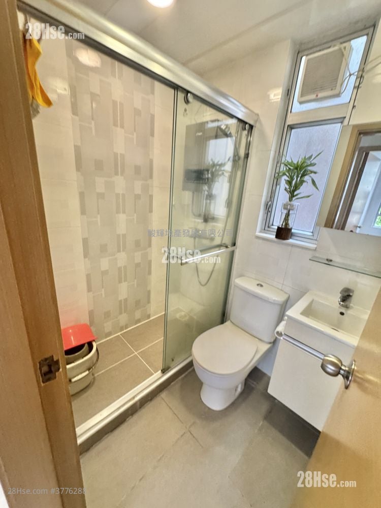 Jade Lotus Garden Sell 2 Bedrooms , 1 Bathroom 330 ft²