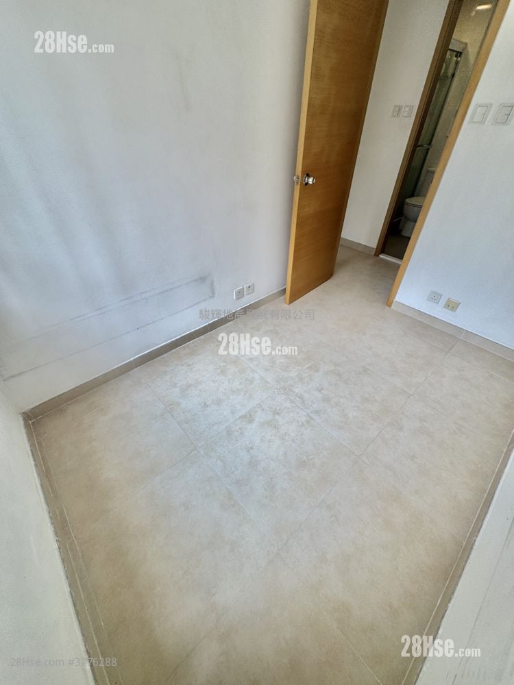 Jade Lotus Garden Sell 2 Bedrooms , 1 Bathroom 330 ft²