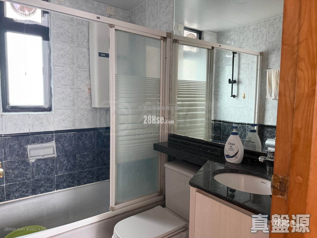 Wilton Place Sell 3 Bedrooms 573 ft²