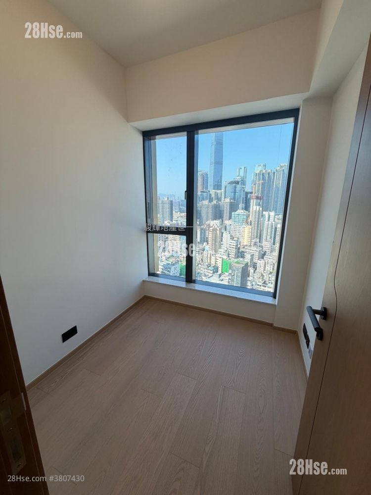 Topside Residence Rental 3 Bedrooms , 1 Bathroom 569 ft²