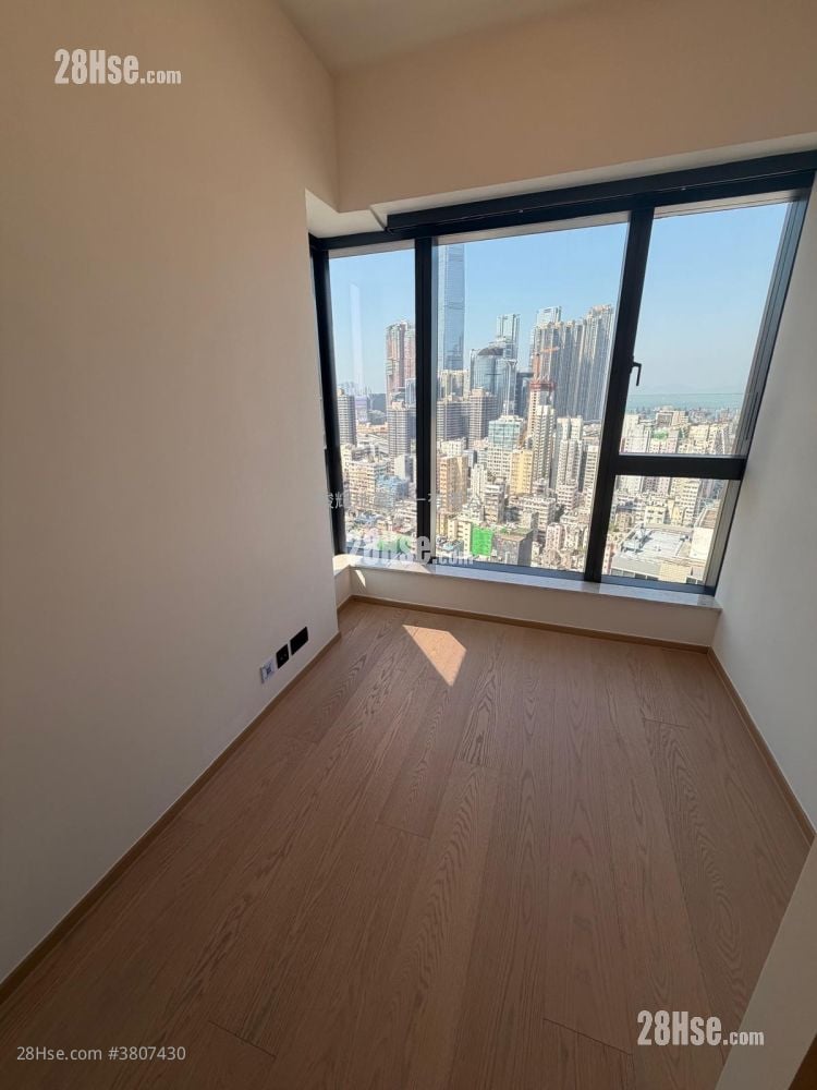 Topside Residence Rental 3 Bedrooms , 1 Bathroom 569 ft²