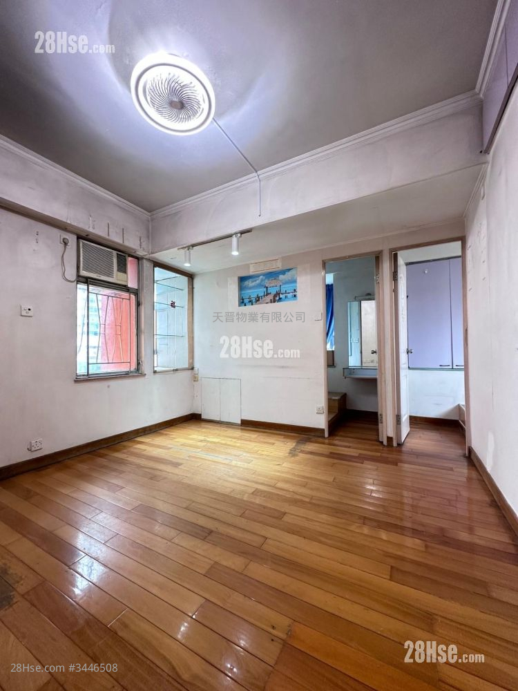 Kar Shun Building Sell 2 Bedrooms , 1 Bathroom 327 ft²