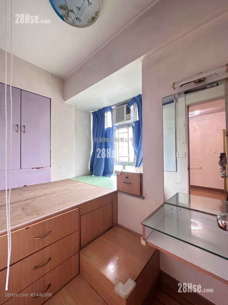 Kar Shun Building Sell 2 Bedrooms , 1 Bathroom 327 ft²