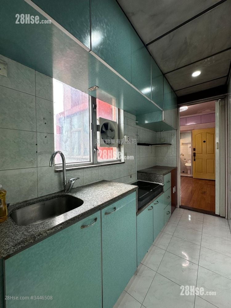 Kar Shun Building Sell 2 Bedrooms , 1 Bathroom 327 ft²