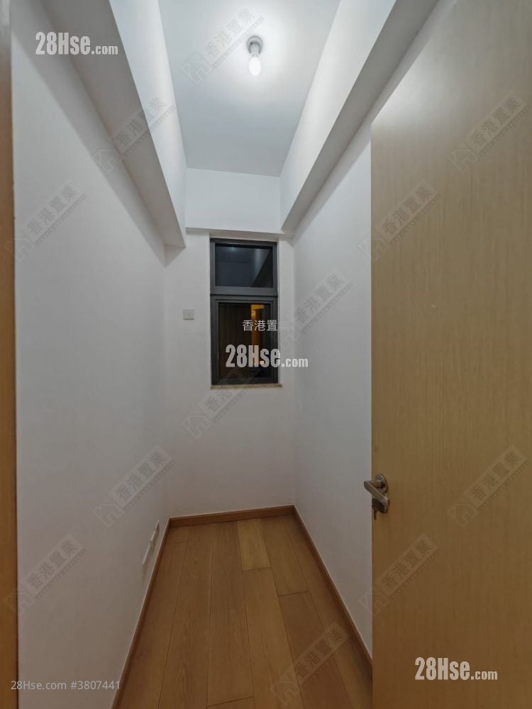 The Wings Rental 4 Bedrooms , 2 Bathrooms 799 ft²