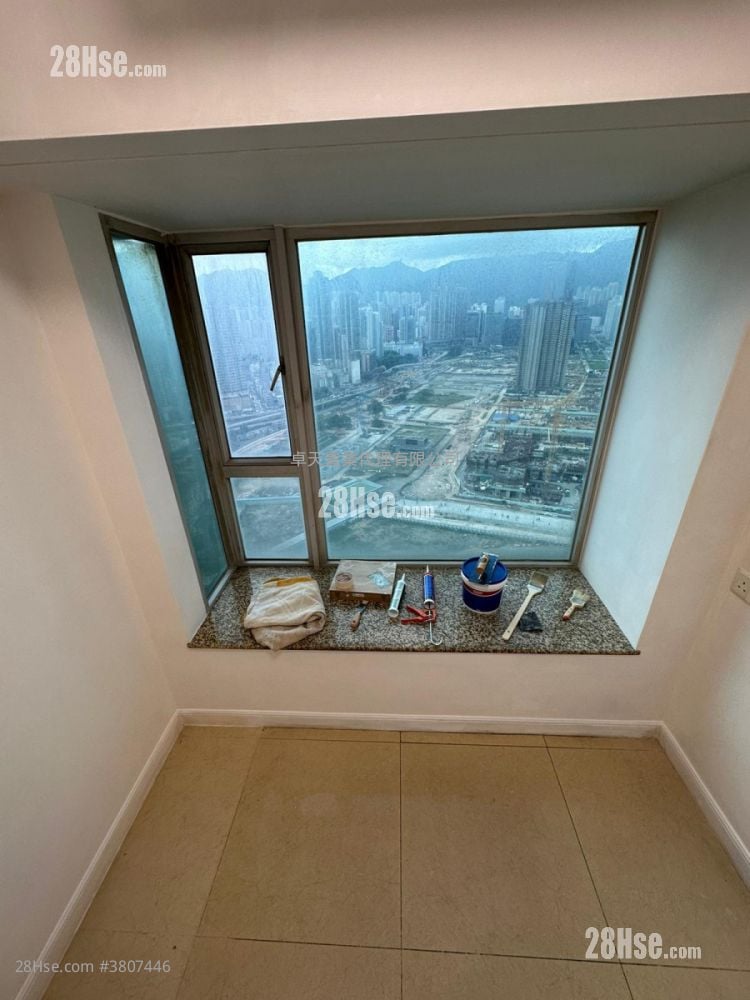 Sky Tower Rental 2 Bedrooms , 1 Bathroom 521 ft²