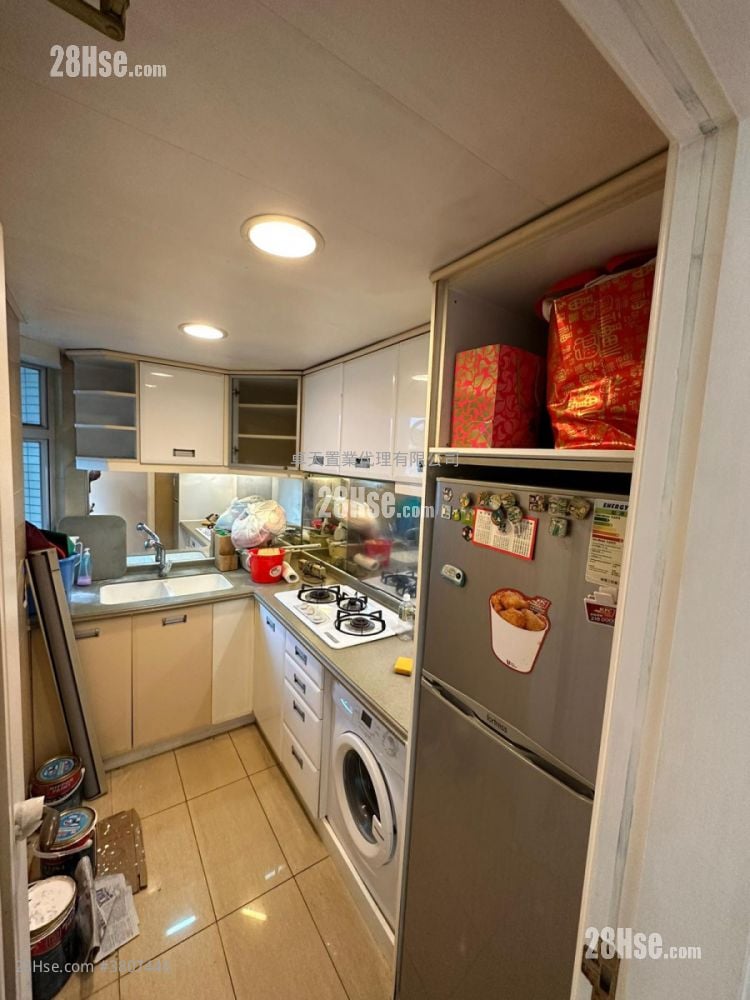 Sky Tower Rental 2 Bedrooms , 1 Bathroom 521 ft²