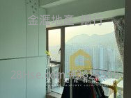 The Forest Hills Sell 439 ft²