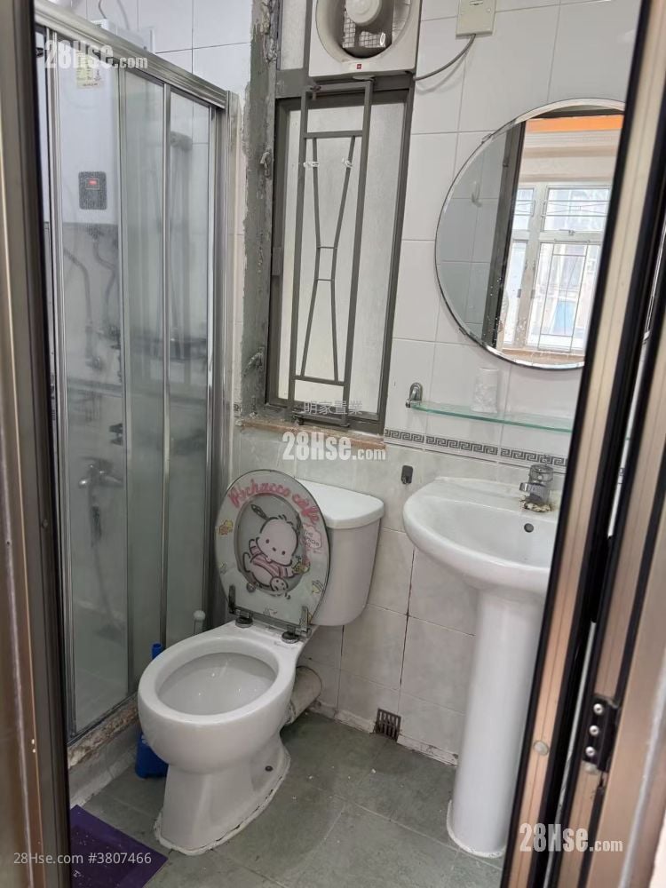 Foo Tat Building Rental 2 Bedrooms , 1 Bathroom 306 ft²