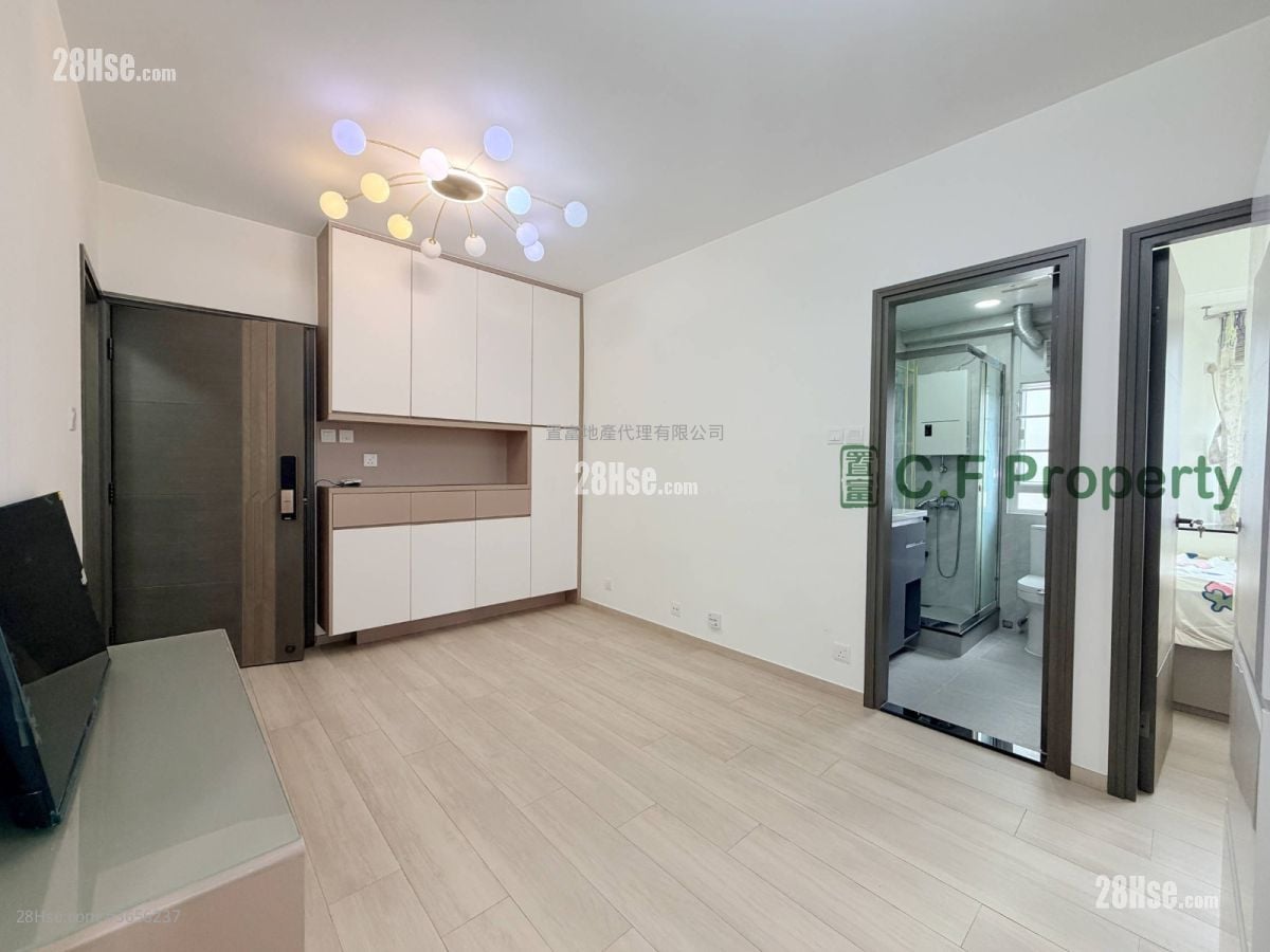 Kwai Fong Terrace Sell 3 Bedrooms , 1 Bathroom 473 ft²