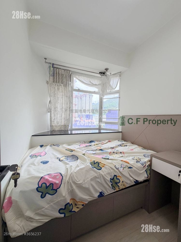 Kwai Fong Terrace Sell 3 Bedrooms , 1 Bathroom 473 ft²