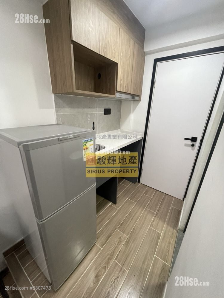 源發大廈 租盤 180 平方呎