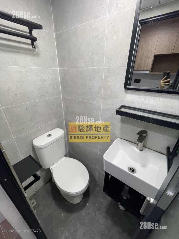 源發大廈 租盤 180 平方呎