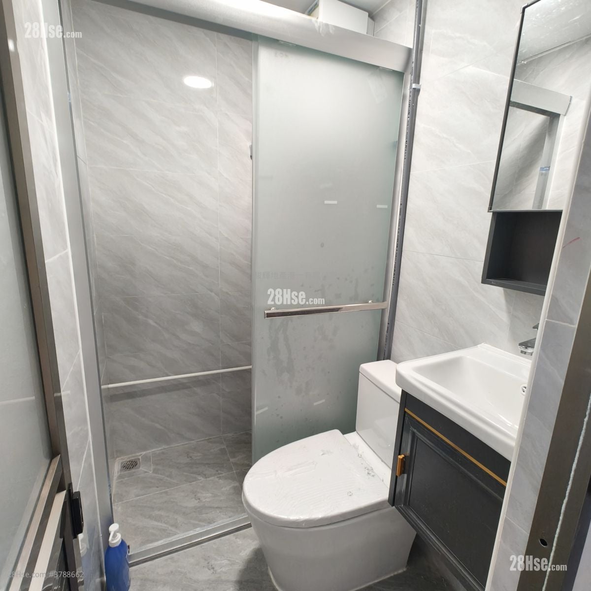 Kam Shan Lau Rental Studio , 1 Bathroom 180 ft²