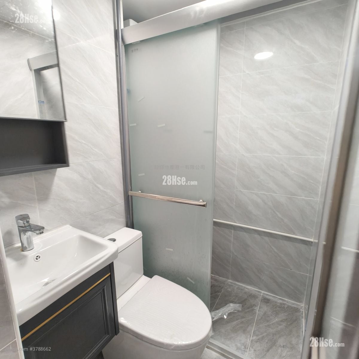 Kam Shan Lau Rental Studio , 1 Bathroom 180 ft²