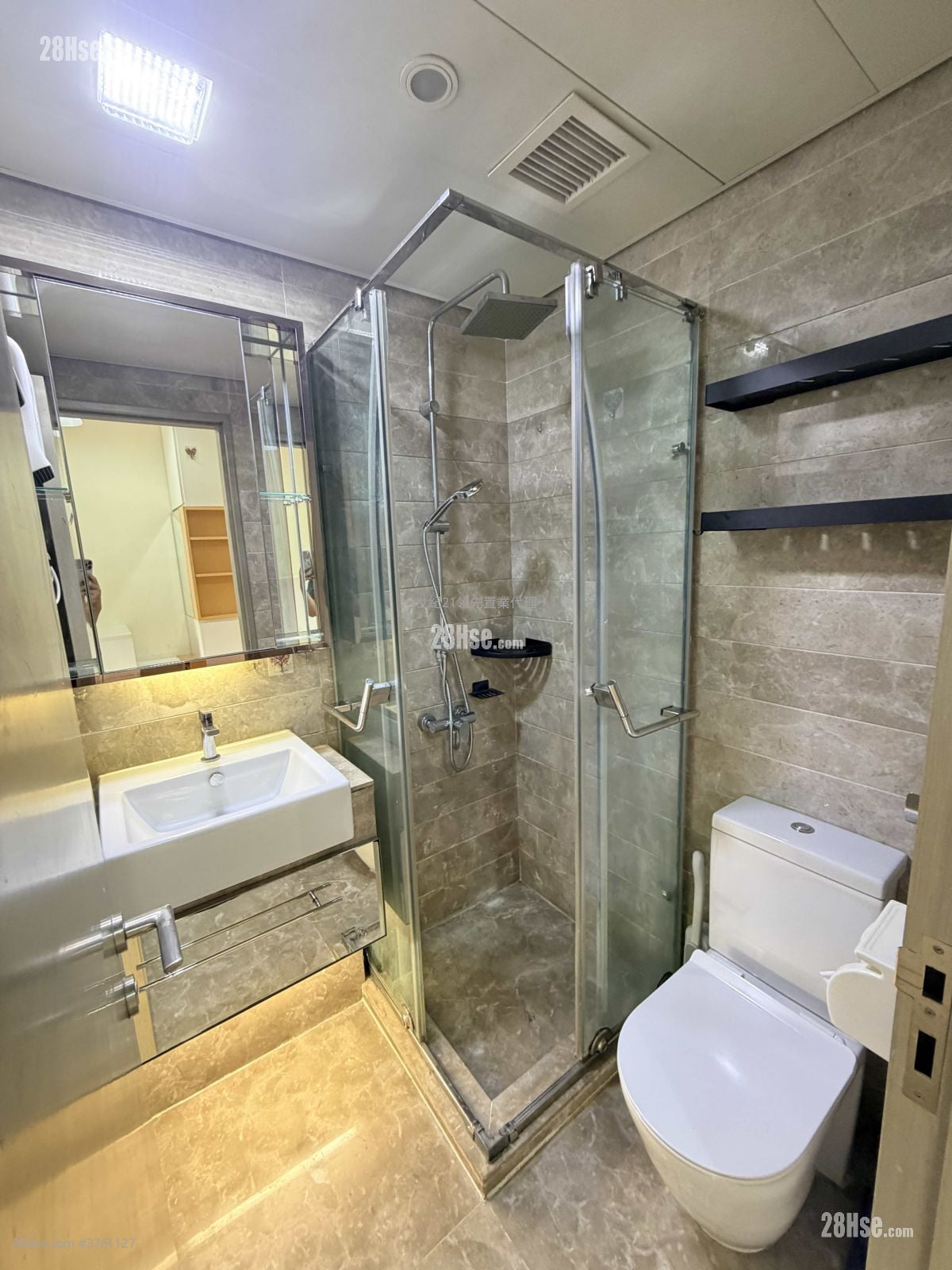 The Met. Focus Sell 2 Bedrooms , 2 Bathrooms 221 ft²