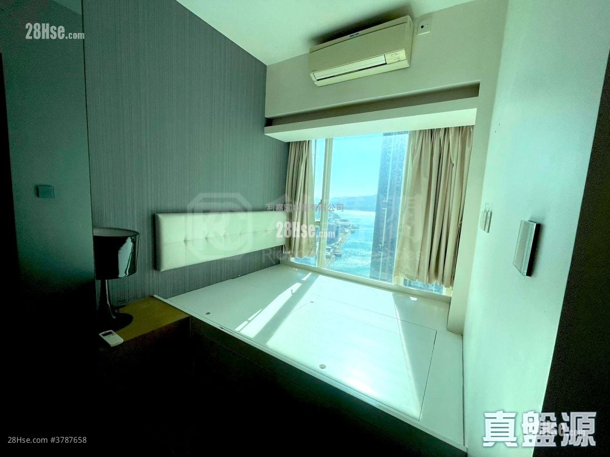 Le Prestige Sell 3 Bedrooms , 2 Bathrooms 677 ft²