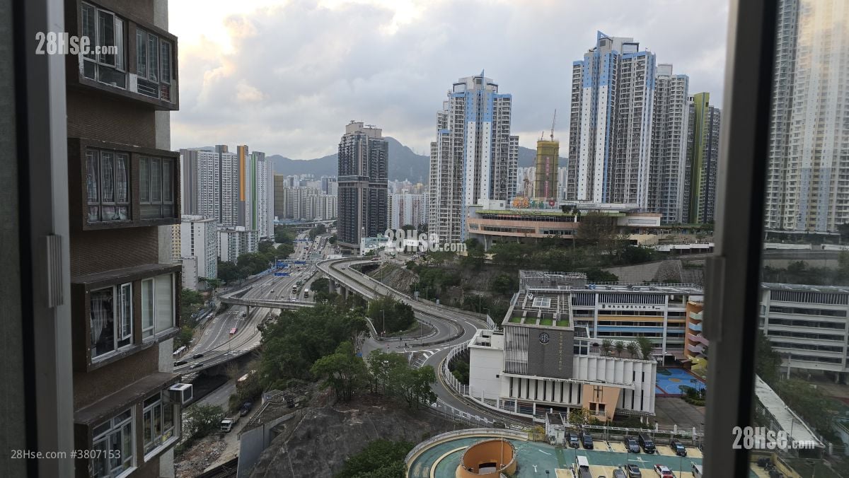 Tak Bo Garden Rental 265 ft²