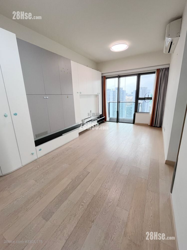 Sol City Sell 3 Bedrooms , 2 Bathrooms 736 ft²