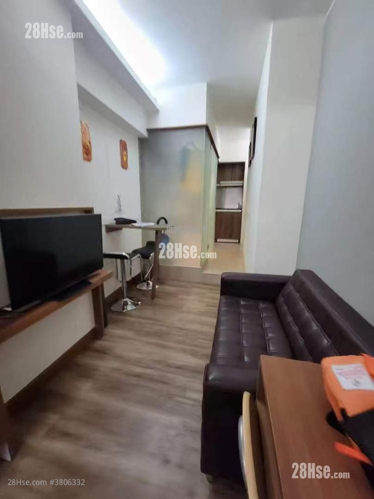 Sze Bo Building Sell 3 Bedrooms , 3 Bathrooms 573 ft²