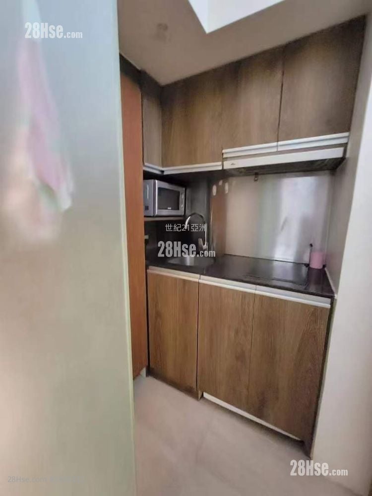 Sze Bo Building Sell 3 Bedrooms , 3 Bathrooms 573 ft²