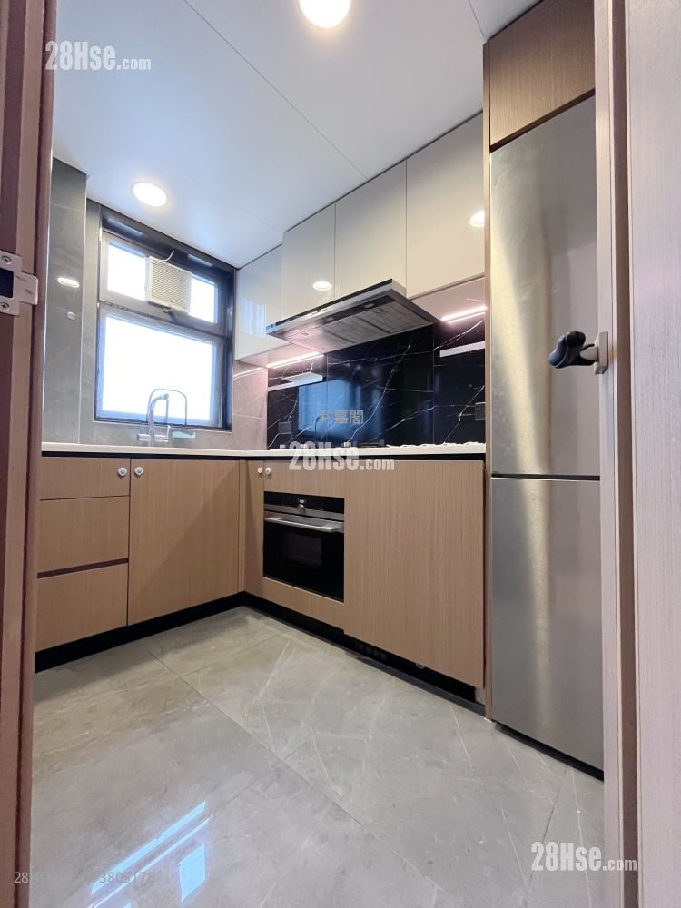 Sol City Sell 3 Bedrooms , 2 Bathrooms 736 ft²