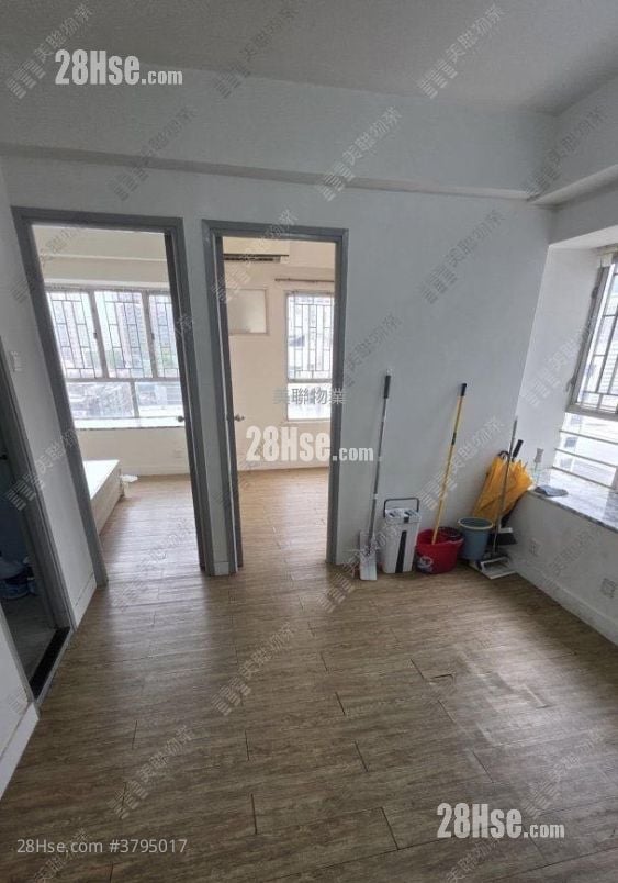 Hong Lai Garden Sell 2 Bedrooms 363 ft²