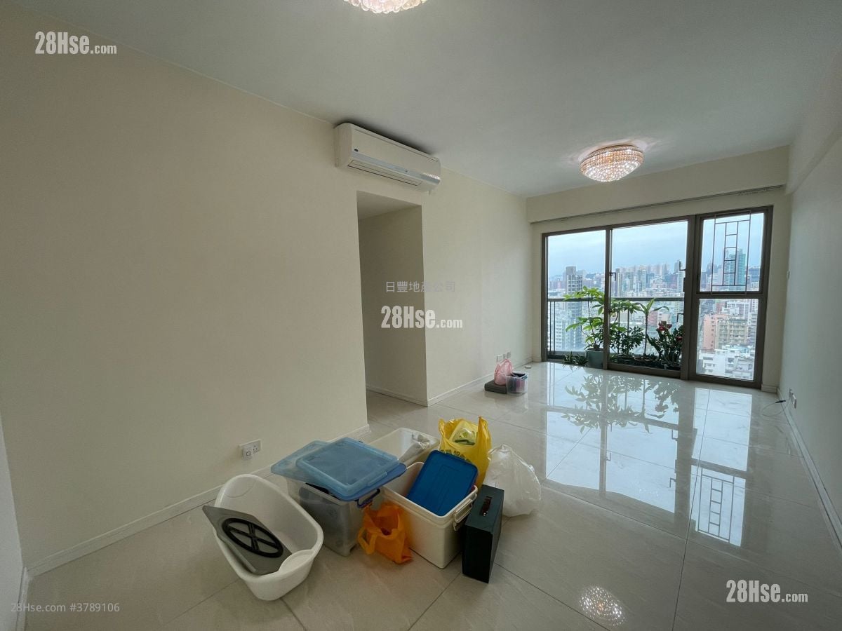 Trinity Towers Sell 3 Bedrooms , 2 Bathrooms 711 ft²