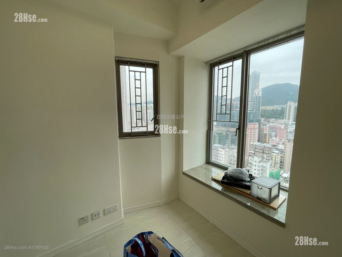 Trinity Towers Sell 3 Bedrooms , 2 Bathrooms 711 ft²