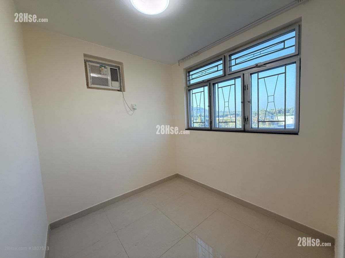 Village Sell 5+ Bedrooms , 2 Bathrooms 700 ft²