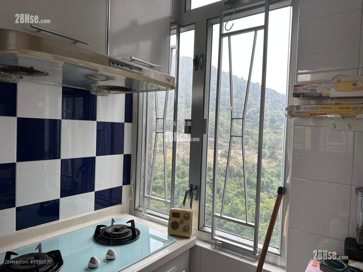 Kwong Lam Court Sell 3 Bedrooms , 1 Bathroom 595 ft²