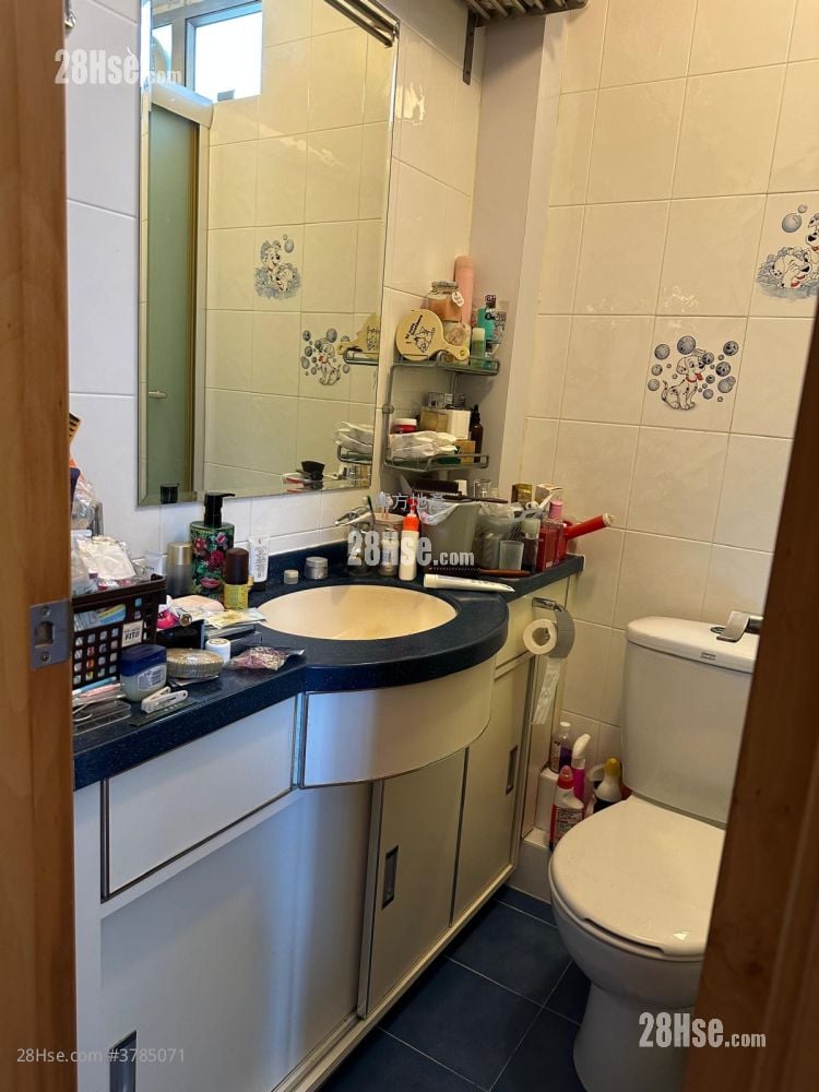 Kwong Lam Court Sell 3 Bedrooms , 1 Bathroom 595 ft²