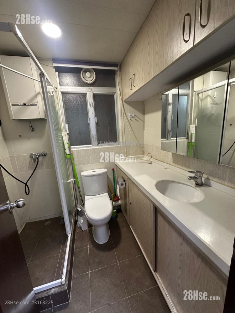 华登大厦 租盘 3 房 , 2 浴室 878 平方尺