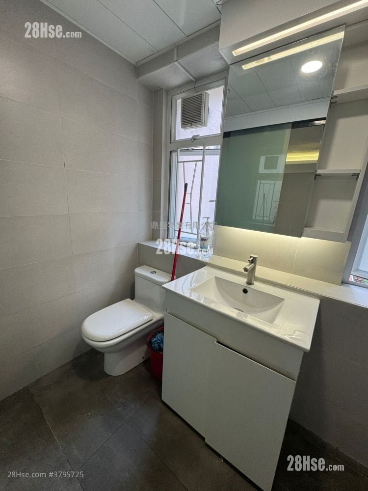 俊文楼 租盘 2 房 , 1 浴室 320 平方尺