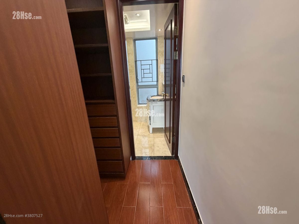 The Palazzo Rental 4 Bedrooms , 3 Bathrooms 1,461 ft²