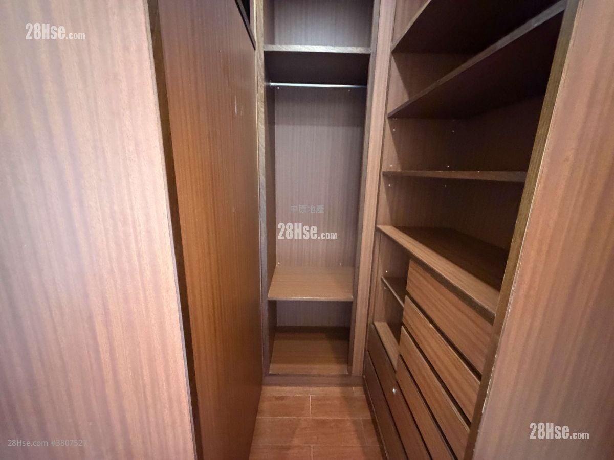 The Palazzo Rental 4 Bedrooms , 3 Bathrooms 1,461 ft²