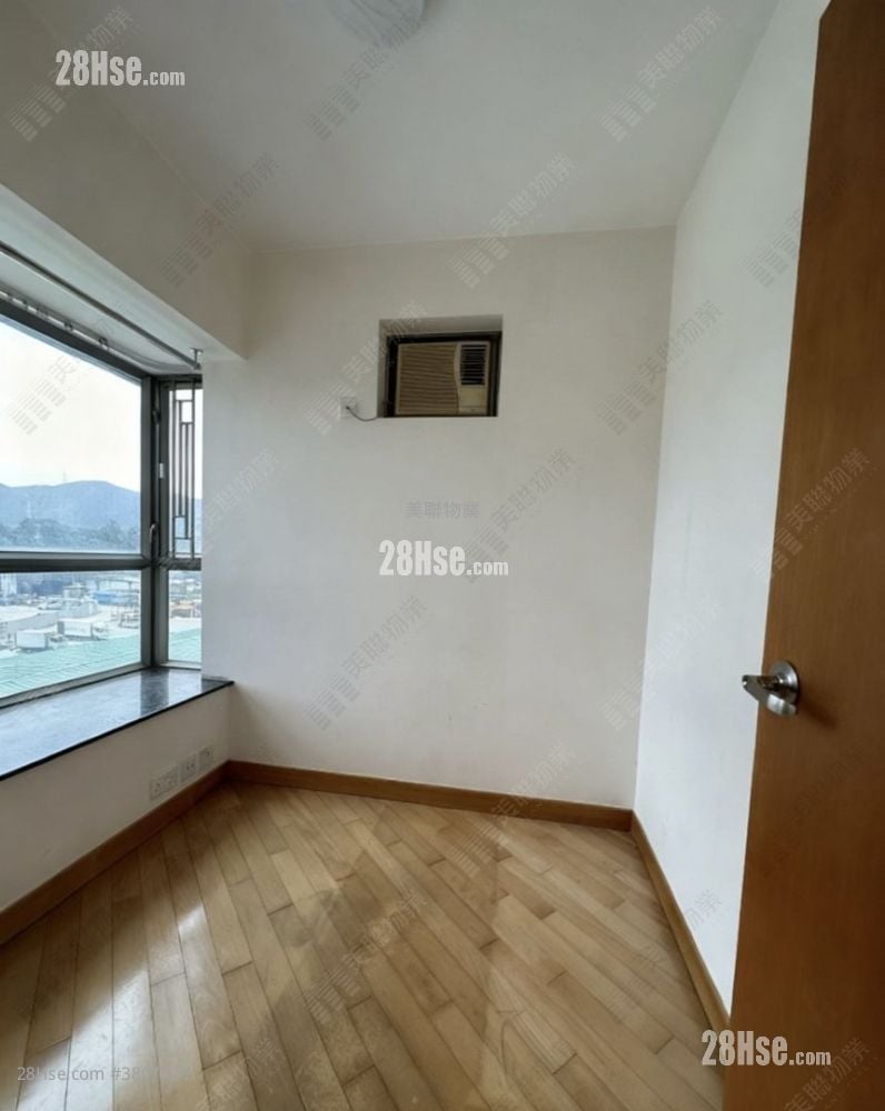 Yoho Town Sell 2 Bedrooms 393 ft²