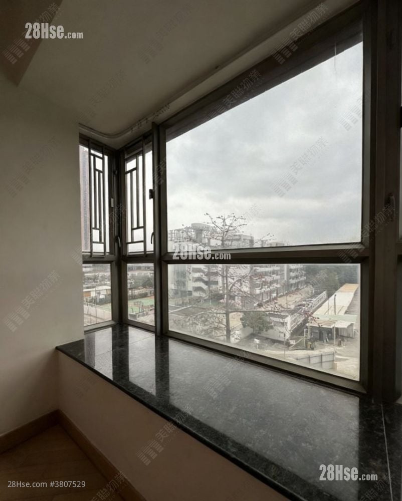 Yoho Town Sell 2 Bedrooms 393 ft²