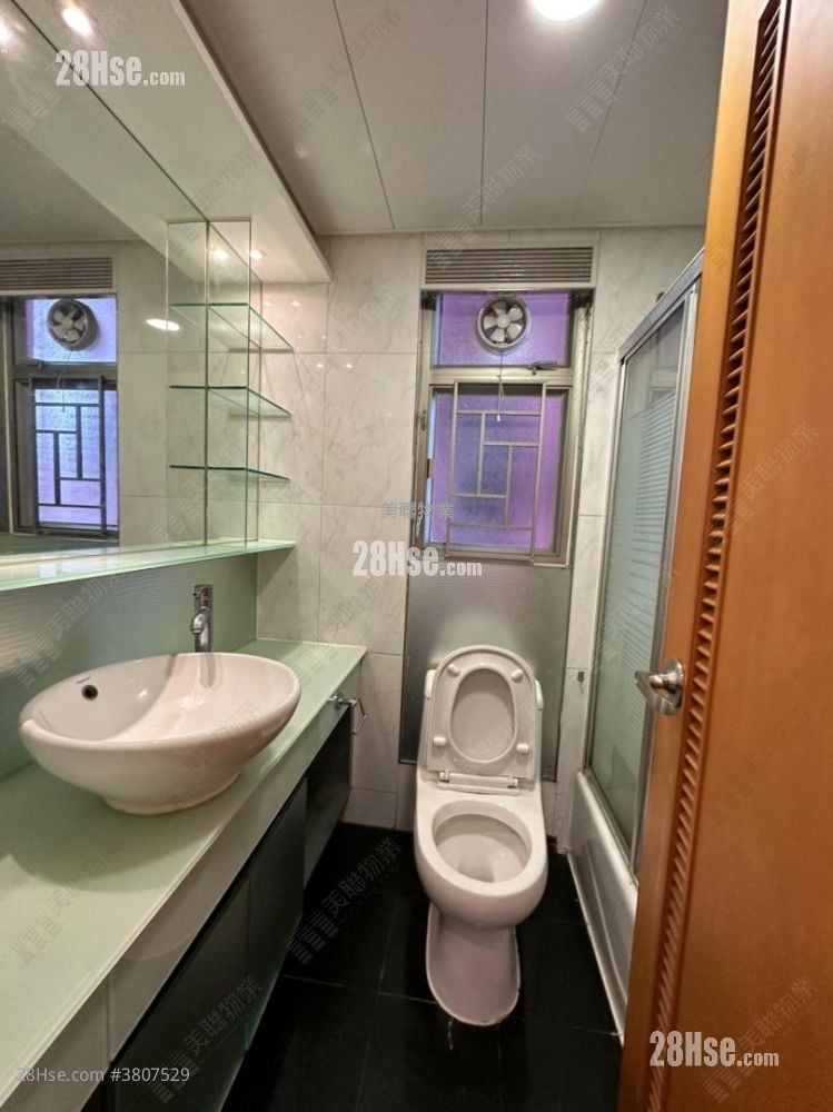 Yoho Town Sell 2 Bedrooms 393 ft²