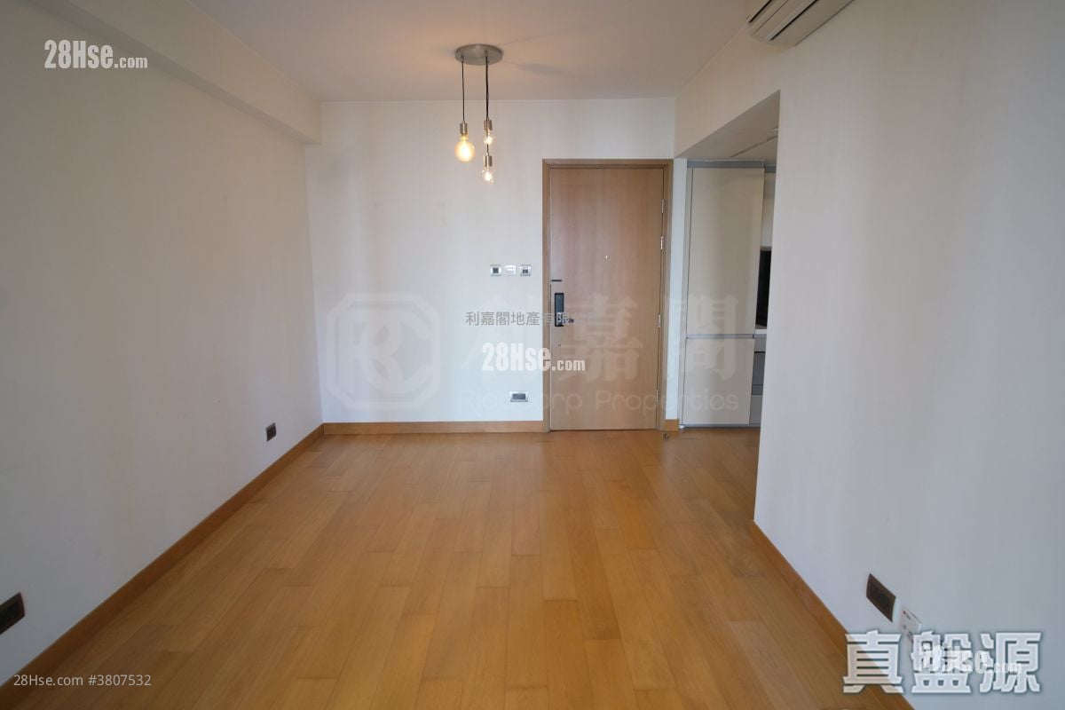 The Nova Sell 2 Bedrooms 500 ft²