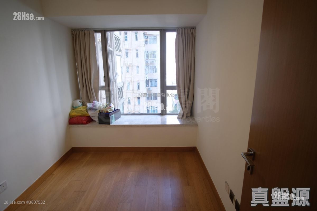 The Nova Sell 2 Bedrooms 500 ft²