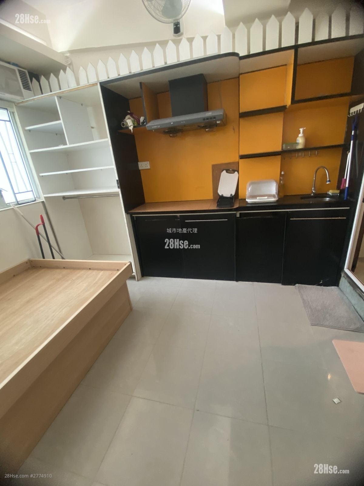 Wing Shun Building Rental Studio , 1 Bathroom 120 ft²