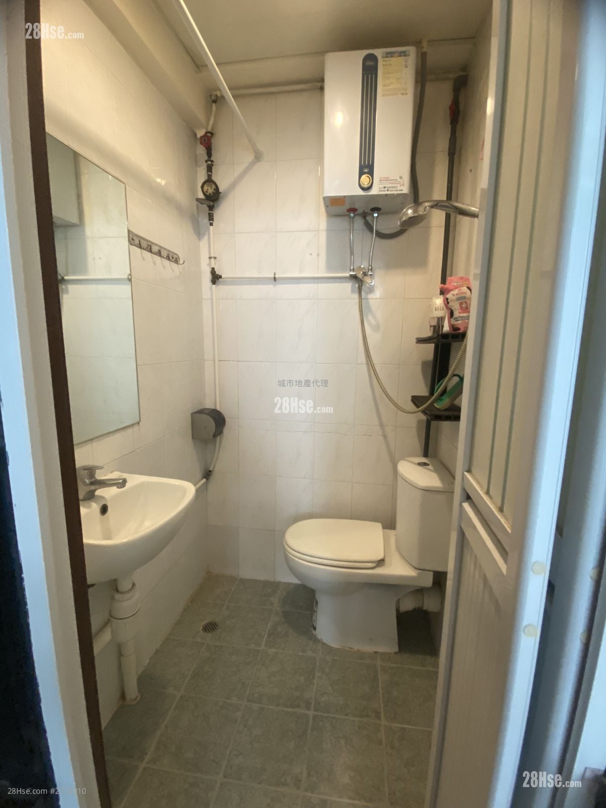 Wing Shun Building Rental Studio , 1 Bathroom 120 ft²