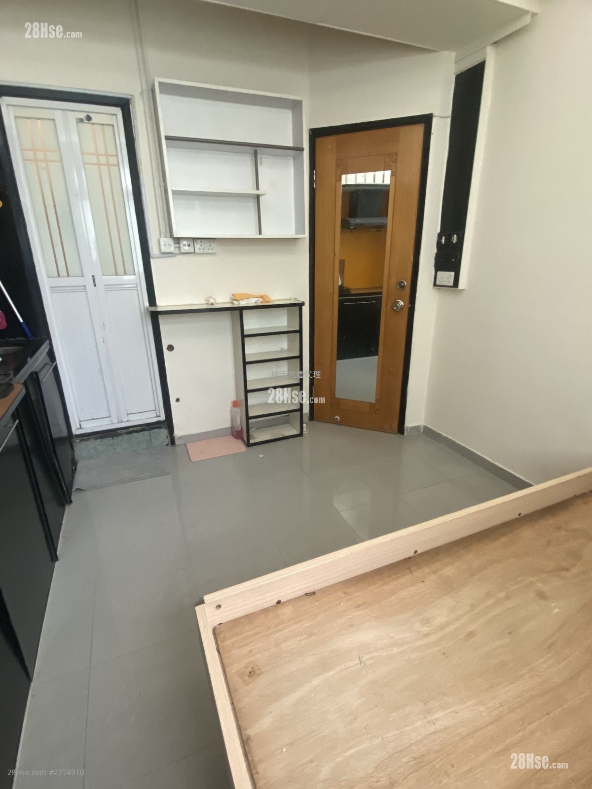 Wing Shun Building Rental Studio , 1 Bathroom 120 ft²