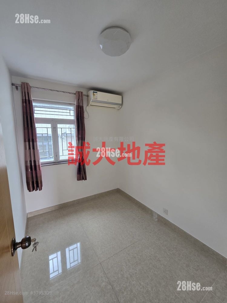 Village Rental 3 Bedrooms 700 ft²