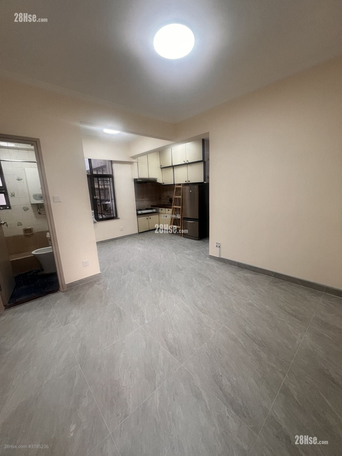 金城大厦 租盘 2 房 , 1 浴室 379 平方尺