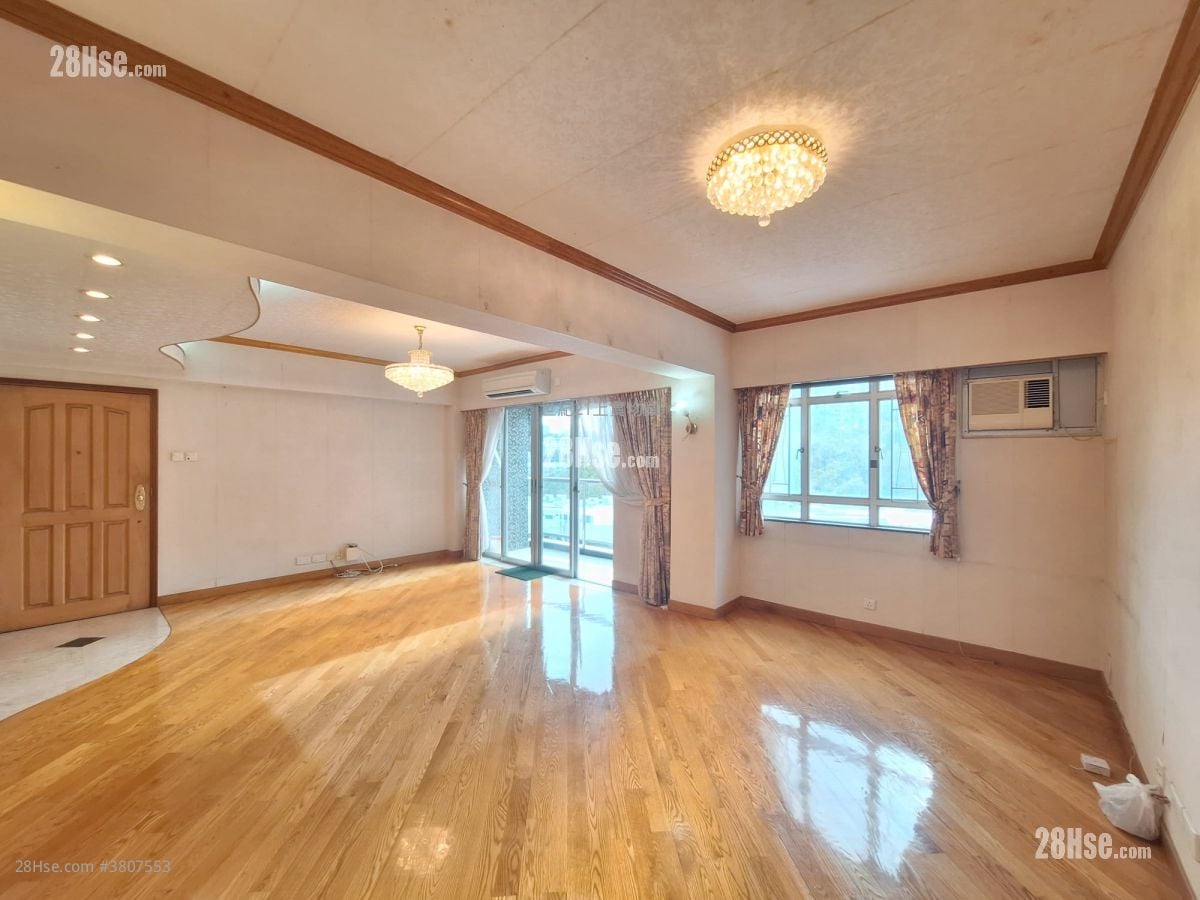 Devon Court Sell 3 Bedrooms , 2 Bathrooms 1,270 ft²