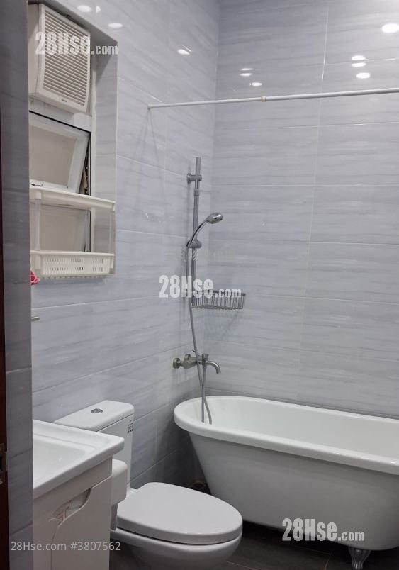 村屋 租盘 2 房 , 1 浴室